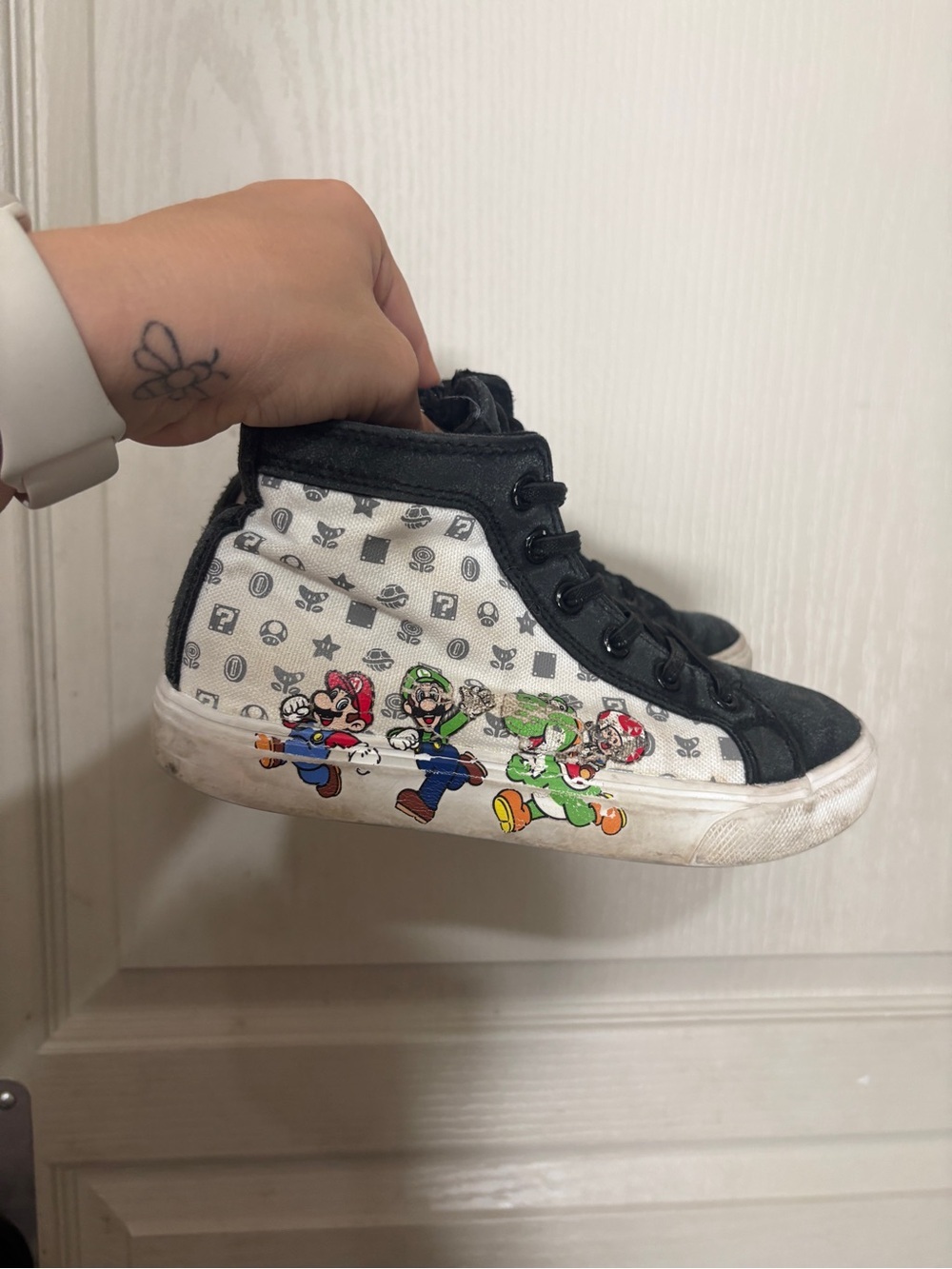 Kids Boys Mario Bros Graphic High-Top Sneakers in Black & White Size 3